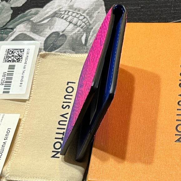 Louis Vuitton Virgil Abloh Taurillon Illusion Pocket Organizer Bleu Rose Wallet - Picture 9 of 16